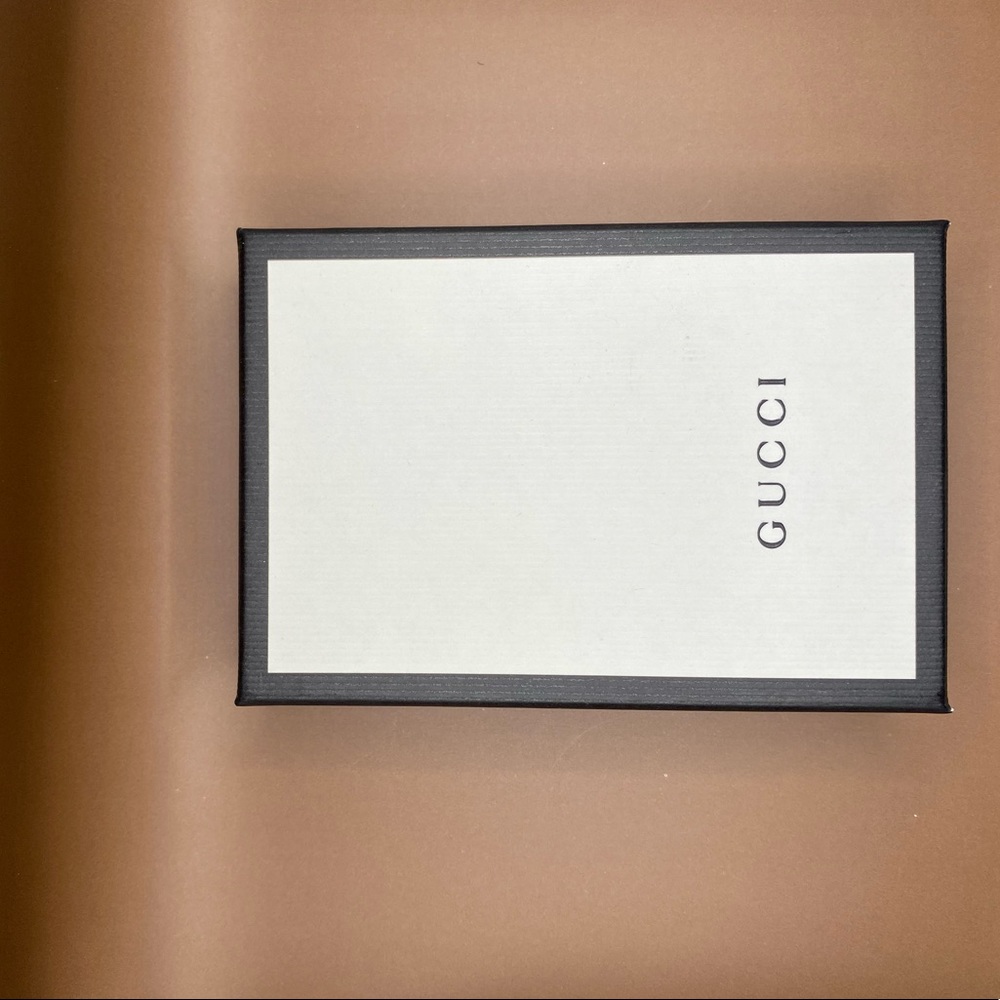 Gucci Pearl Earrings. - Picture 3 of 6